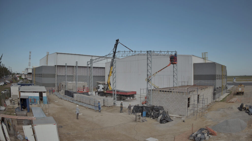 Serviço de time-lapse que acompanhou construção de hangar