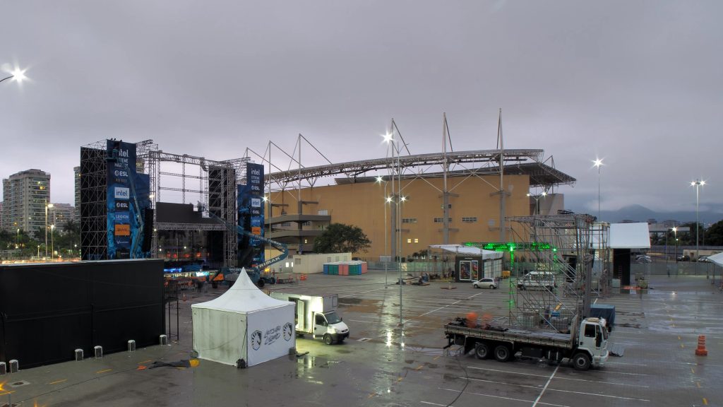 Com chuva ou sol, nossos equipamentos são preparados para qualquer condição climática.